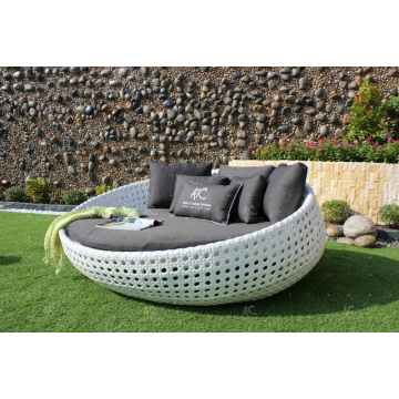 Amazing Design Synthetic Poly Rattan Round Sun Lounger para jardim ao ar livre Beach Pool Resort Wicker Furniture